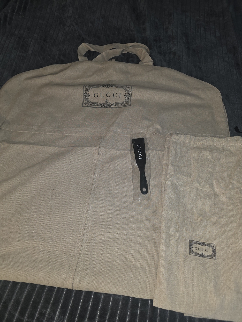 Authentic Gucci Luxury Travel Set – NEW Garment Bag, Dust Bag & Shoehorn